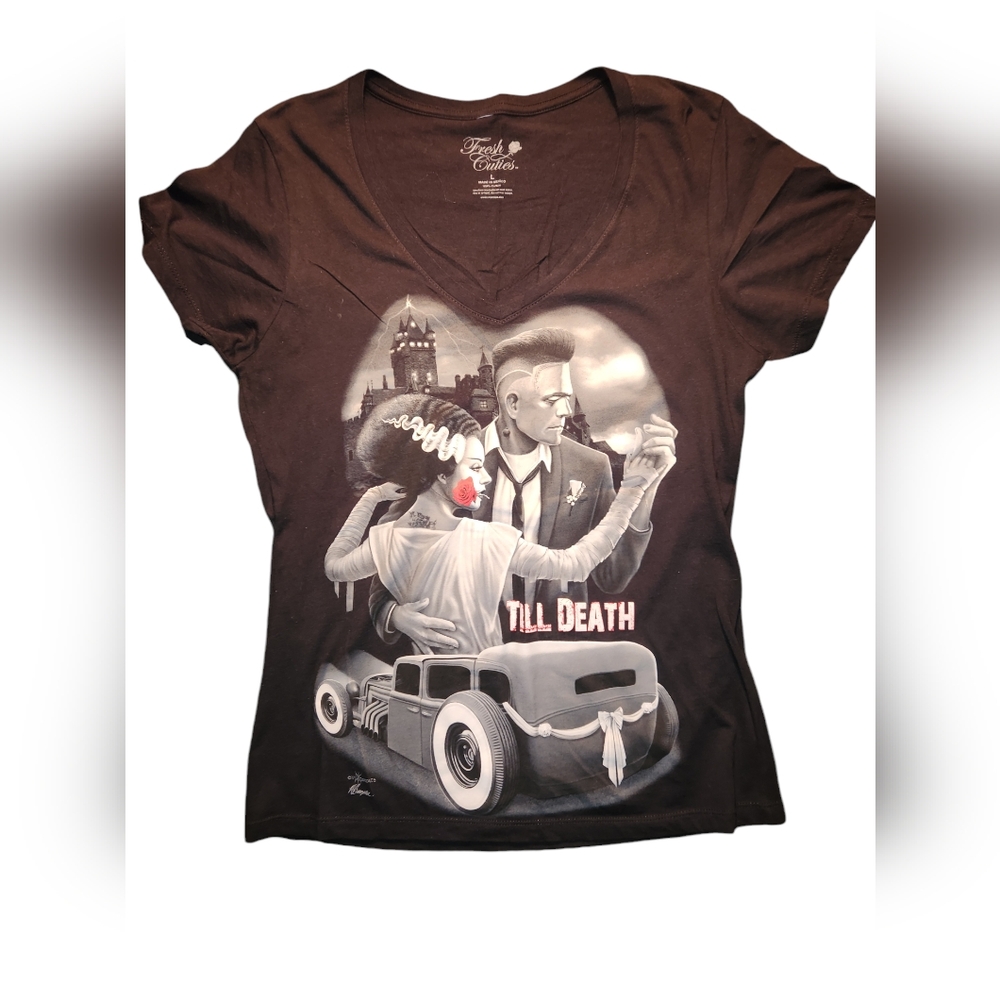 ⚠️Final Sale⚠️ Bride of Frankenstein Black V Neck Tee size Large